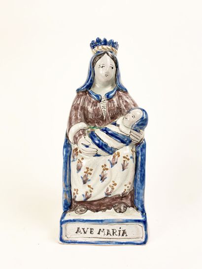 VIERGE A L'ENFANT en faïence bleu et manganèse...