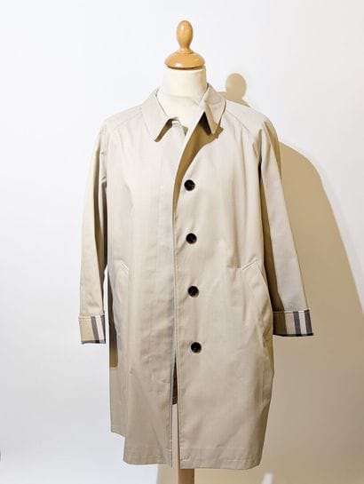 BURBERRY
Trench paletot en gabardine de coton...