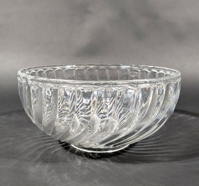 BACCARAT
Saladier en cristal moulé, modèle...