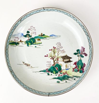 CHINE et JAPON
Lot comprenant une assiette...