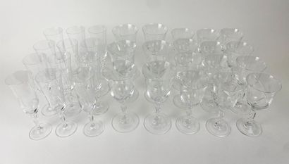 Partie de service de verres en cristal à...