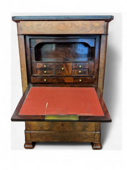 SECRETAIRE en acajou et placage d'acajou...