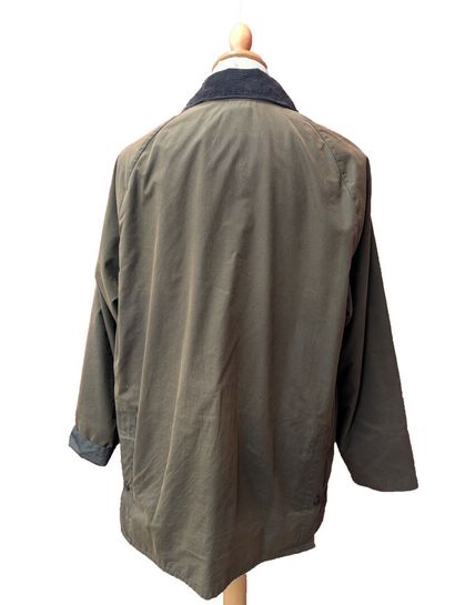 BARBOUR
Veste en coton ciré olive modèle...