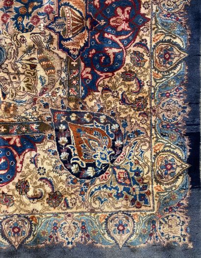 IRAN, Kashmar
Grand tapis en laine nouée...