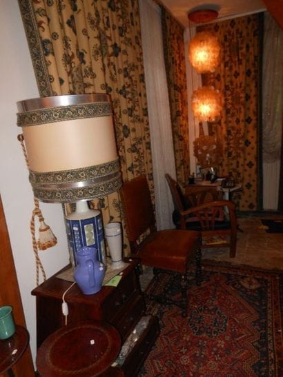 Succession Mme E… 
Bibelots, Mobilier rustique...