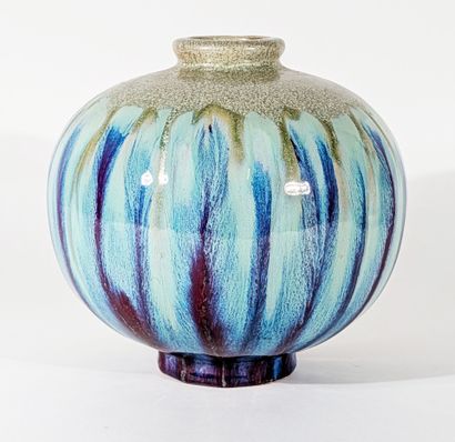 VASE BOULE en grès à décor de cristallisations...