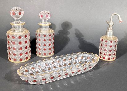 BACCARAT
Service de toilettes en cristal...