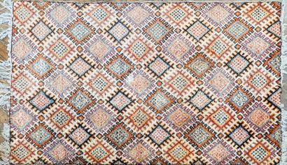 MAROC, Boucherouite
Tapis berbère en laine...