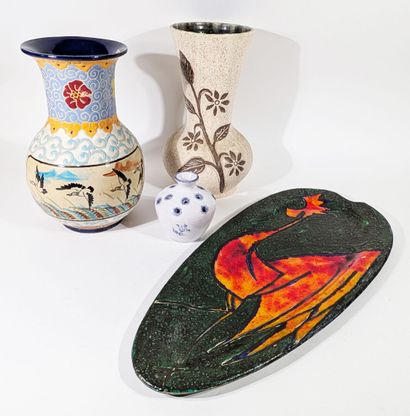 Lot de trois vases comprenant un vase ACCOLAY,...