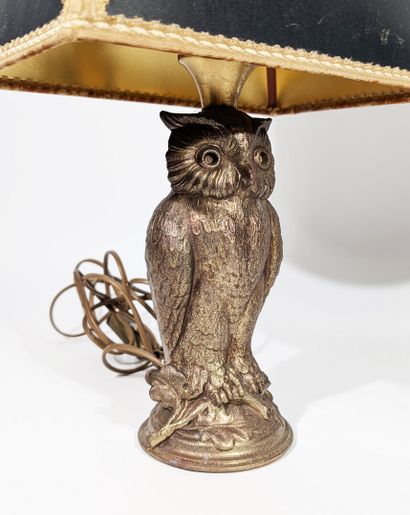 LAMPE à piétement en forme de hiboux en métal...