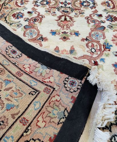 HYDERABAD
Tapis en laine et soie nouée à...