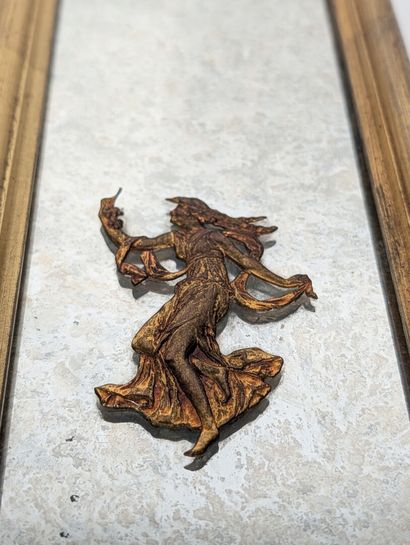 MIROIR à parcloses en bois et stuc doré à...