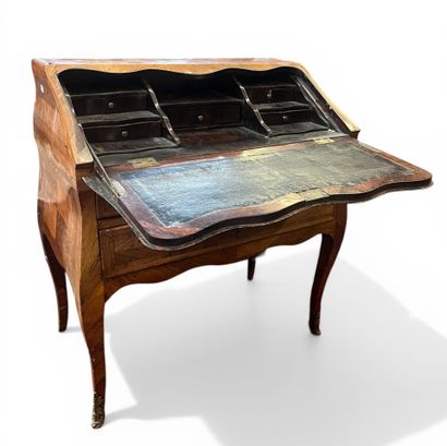 BUREAU DE PENTE en placage de bois de rose...
