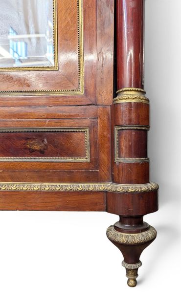 ARMOIRE à glace biseautée en acajou et placage...