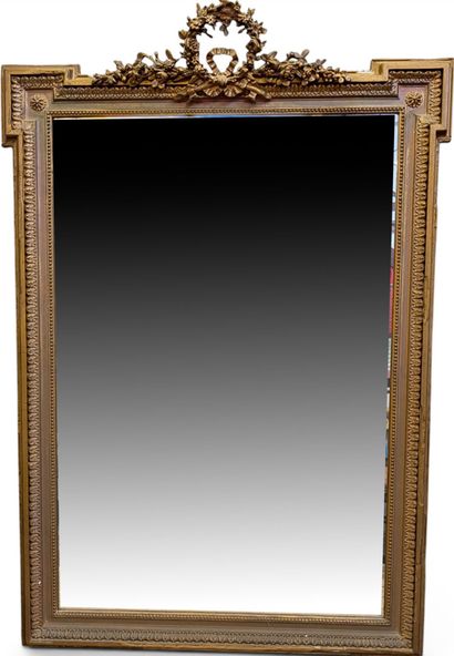 MIROIR de cheminée en bois mouluré et sculpté...