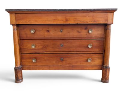 COMMODE en bois de placage ouvrant à 4 tiroirs...