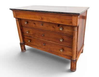 COMMODE en bois de placage ouvrant à 4 tiroirs...