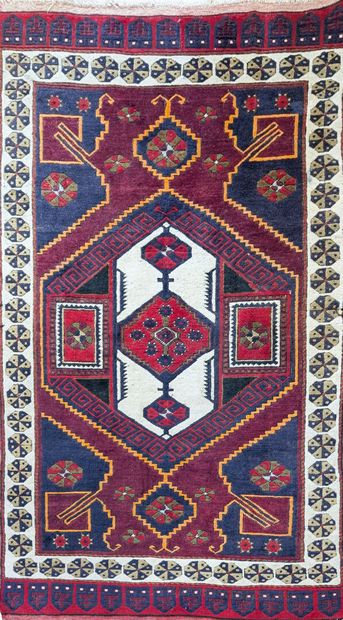 KARS, TURQUIE
Tapis en laine nouée à la main...