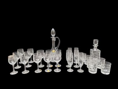 LES GRANDS DUCS
Service de verres en cristal...