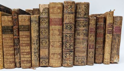 Ensemble d'une quarantaine d'ouvrages anciens...