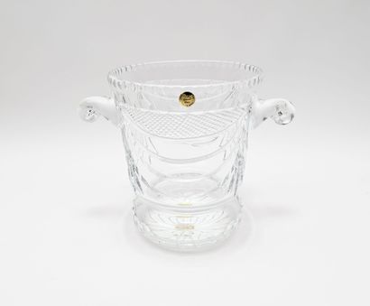 LES GRANDS DUCS
Service de verres en cristal...