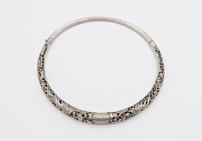 VIETNAM, XXe siècle
Collier 
