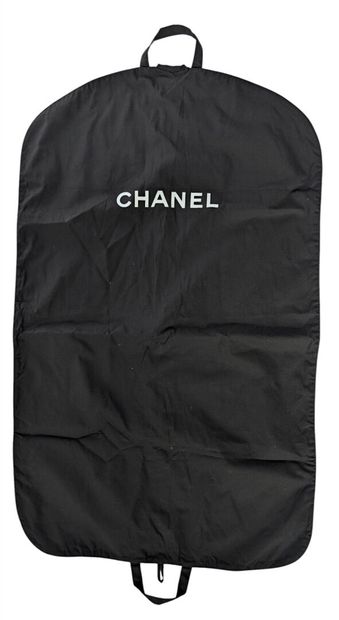 CHANEL
Cotton carrying case featuring the...