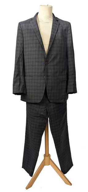 KARL LAGERFELD
Men's two-piece suit in gray...