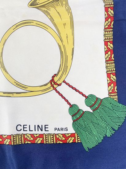 CELINE
Silk scarf with a hunting horn pattern.
(Spots)
90...