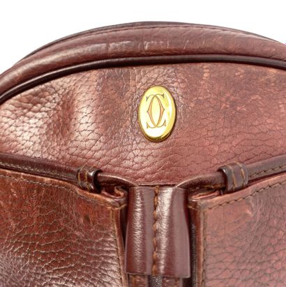 Must by CARTIER 
Small game bag in burgundy...