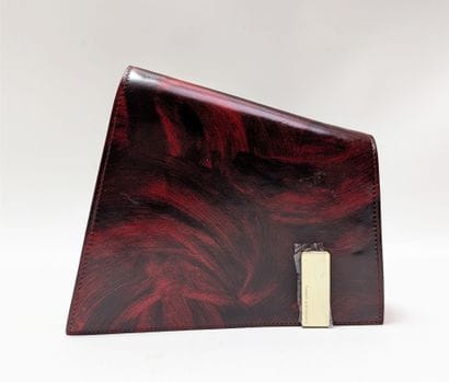 TAMMY & BENJAMIN
Trapezoidal clutch in gradient...