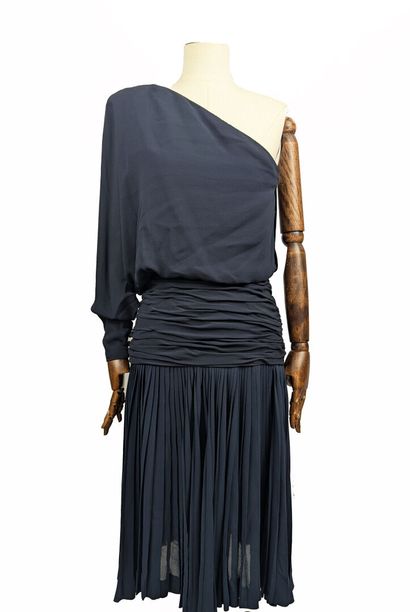 JEAN-LOUIS SCHERRER - Paris
Long navy blue...