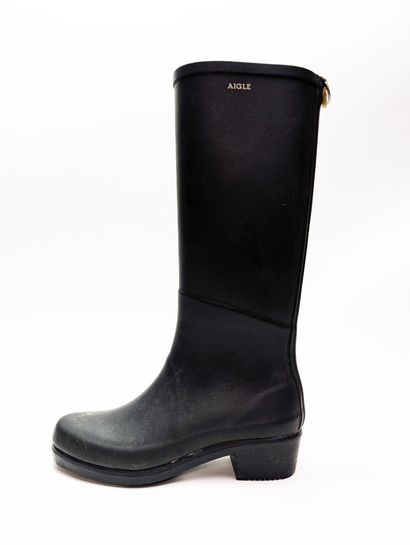 AIGLE
Pair of black rubber boots.
(Pre-owned)
Labeled...