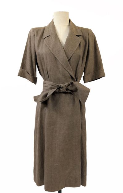 YVES SAINT LAURENT - Rive Gauche
Beige-gray...