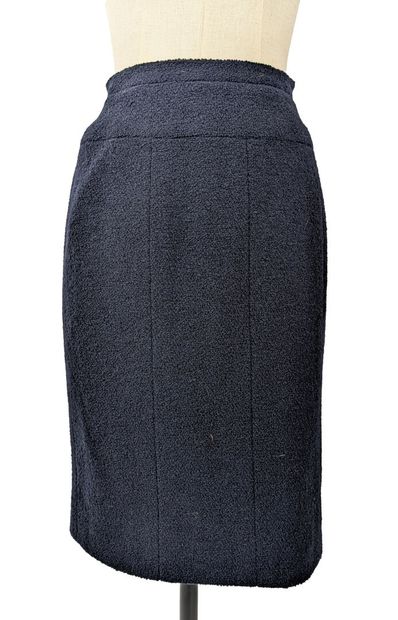 CHANEL - Boutique
Navy blue straight-cut...