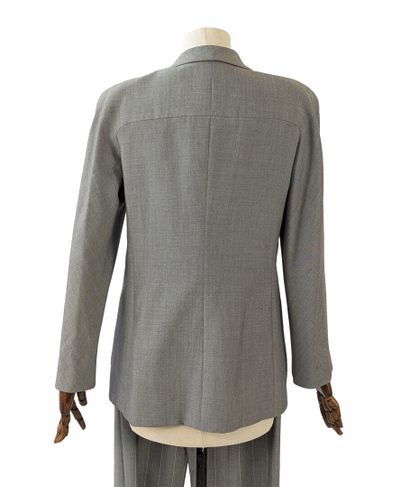 VALENTINO - Miss V
Two-piece suit in gray...