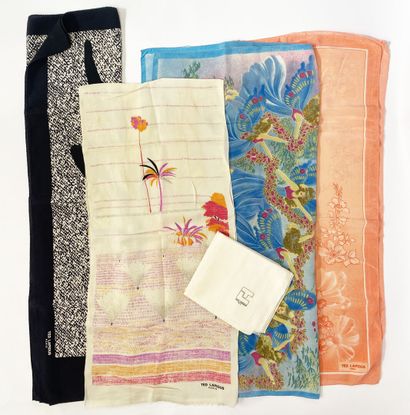 TED LAPIDUS
Set of five silk squares.
(Signs...