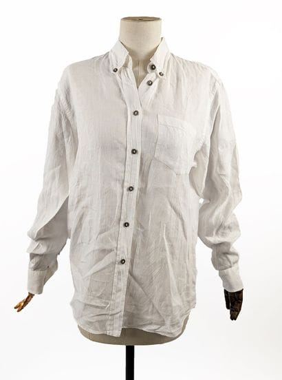 WEEKEND (Max Mara)
White linen shirt, button-down...