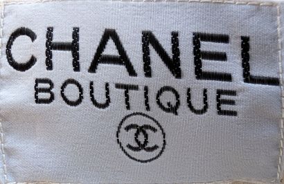 CHANEL - Boutique
Two-piece ensemble in ecru...