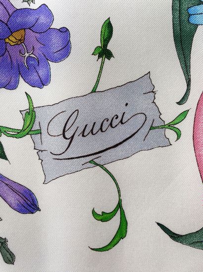 GUCCI
Ivory silk square scarf with a Flora...