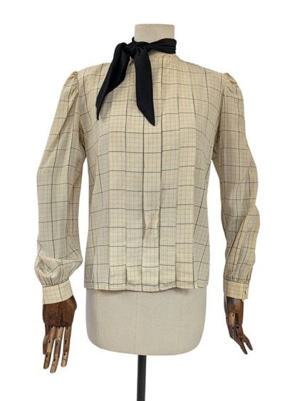 VALENTINO - Boutique
Beige blouse with black...