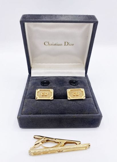 CHRISTIAN DIOR
Pair of gold-plated cufflinks...