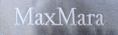 MAX MARA
Ecru linen safari jacket with a...