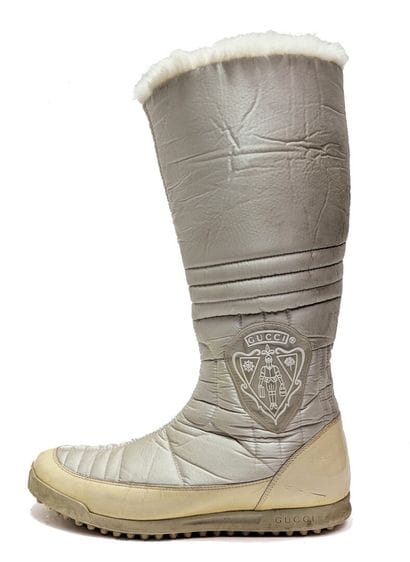 GUCCI
Pair of white quilted après-ski boots...