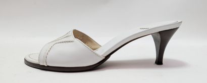 MAX MARA
White leather sandals with heels...