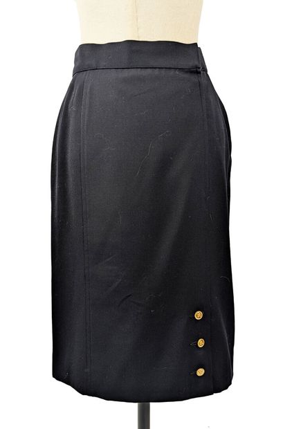 CHANEL
Black straight skirt, fitted at the...