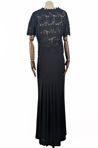 RENA LANGE
Two-piece set:
- Black crocheted...