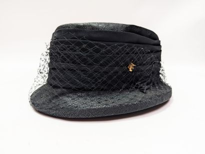 Set of hats and a beret from the brands PEBEO,...