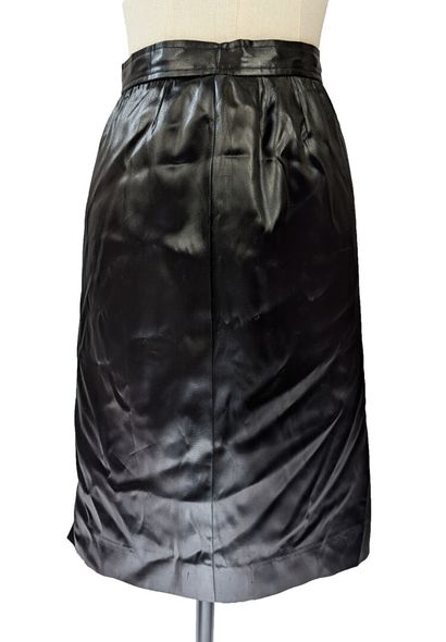 SAINT LAURENT - Left Bank
Straight-cut black...