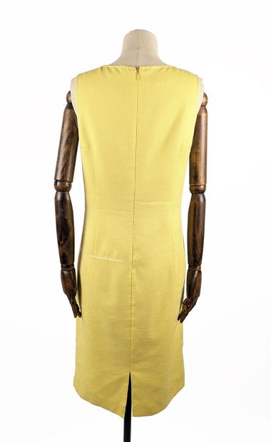 VALENTINO - Miss V
Mid-length dress in yellow...